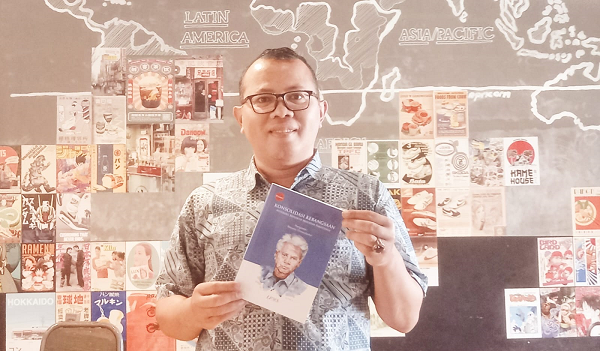 Merekonstruksi Ulang Konsolidasi Kebangsaan 1merekontruksiinonesia.png