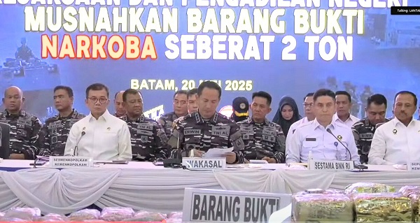 TNI AL,KEMENKO POLKAM RI, BNN RI, POLRI dan Pemda Batam Musnahkan Narkotika 2,061 Ton di Batam. TNI_AL_musnahkan_narkoba.jpg