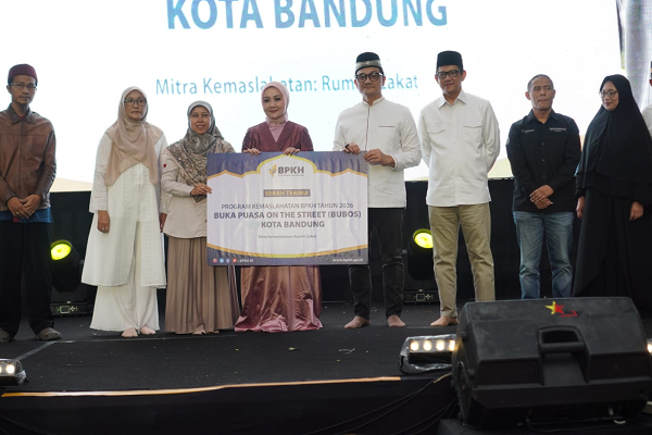 BPKH Salurkan 1.000 Paket Berbuka Puasa dalam Agenda BUBOS 10 di Balai Kota Bandung bpkh1.png