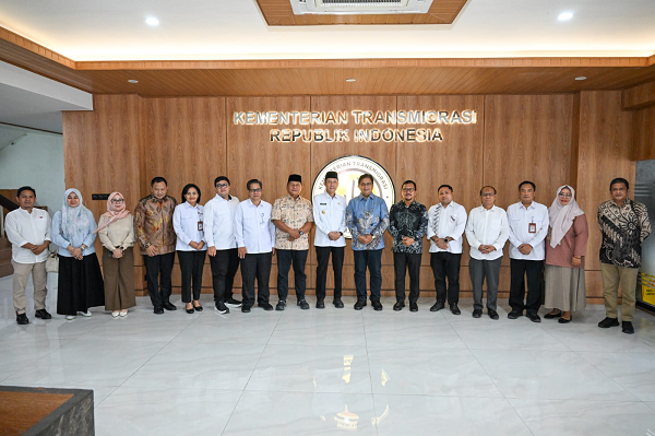 Kembangkan Potensi Ekonomi Bolsel, Wamen Viva Yoga Dorong Timur Tengah Ideal Jadi Kawasan Transmigra kementrans.png