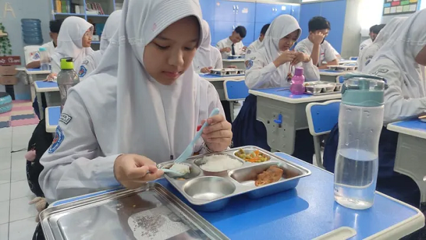 Pembangunan Dapur Sekolah Program MBG, Bisa Menghemat Biaya Transportasi makan_bergizi_gratis.png