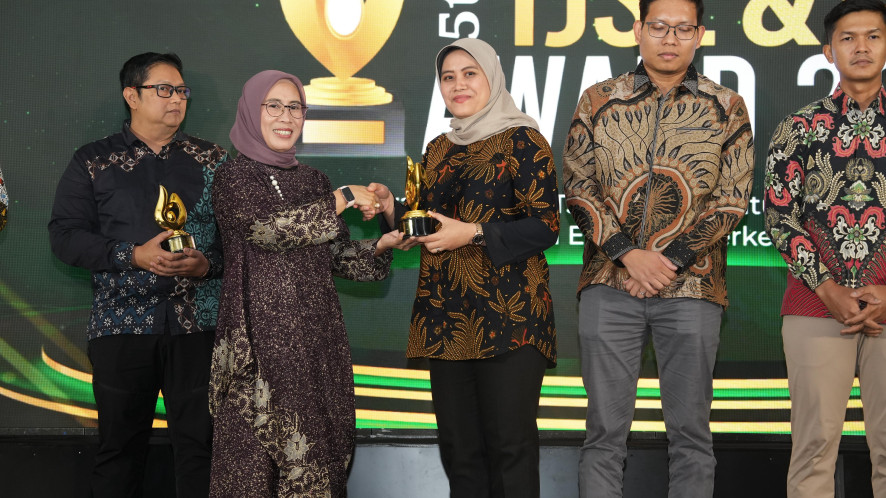 Wujudkan Ekonomi dan Energi Berkelanjutan, PELNI Raih Dua Penghargaan dalam TJSL & CSR Awards 2025 pelni.png