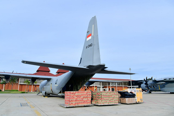 BNPB Upayakan Distribusi Logistik Peralatan Via Jalur Darat, Laut dan Udara ke Aceh pesawat2.png