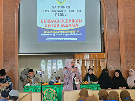 Dewan Dawah Kota Bekasi Salurkan 550 Paket Sembako untuk Warga Tuna Netra dan Duafa salimin.jpg