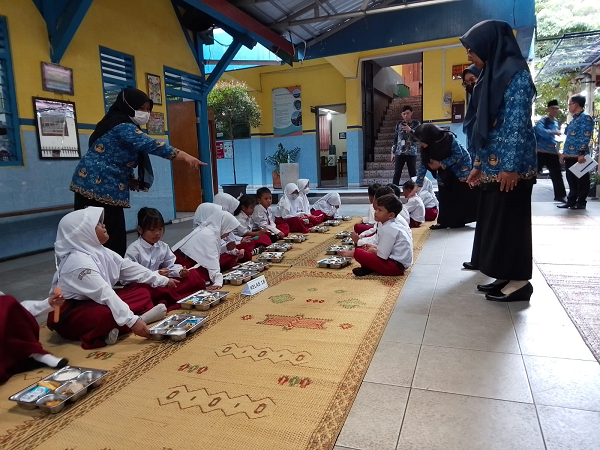 Emak-Emak Dapur Sekolah SDN Ngupasan, Jogjakarta Berharap Program Segera Dilakukan sd_n_ngupasan.png