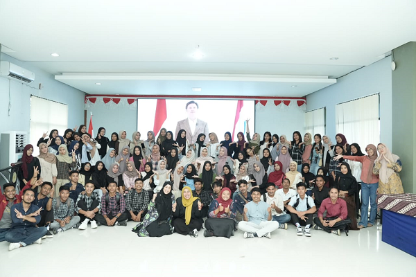 universitas_maluku.png