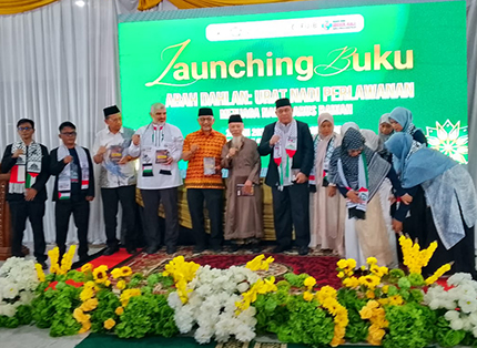 Diluncurkan! Buku Abah Dahlan Urat Nadi Perlawanan Menjaga Nalar Arus Bawah