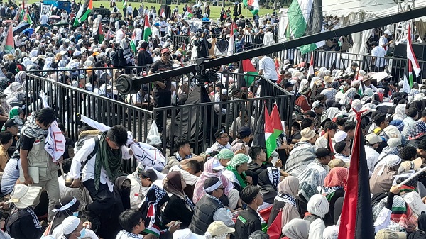 Dari Jakarta untuk Dunia, Seruan Hentikan Genosida Gaza Menggema dalam Tiga Bahasa!