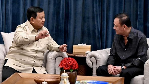Seskab Teddy Ungkap Pertemuan Hangat Presiden Prabowo dan Thaksin di Kertanegara, 