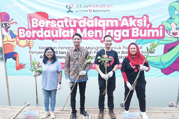 Sambut Hari Kemerdekaan,Bukalapak Tanam Bibit Mangrove di Muara Gembong Bersama BRI & BenihBaik.com